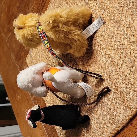 American Girl Julie's Dog Walking Set. Poodle, Terrier, Chihuahua. - Picture 3 of 3